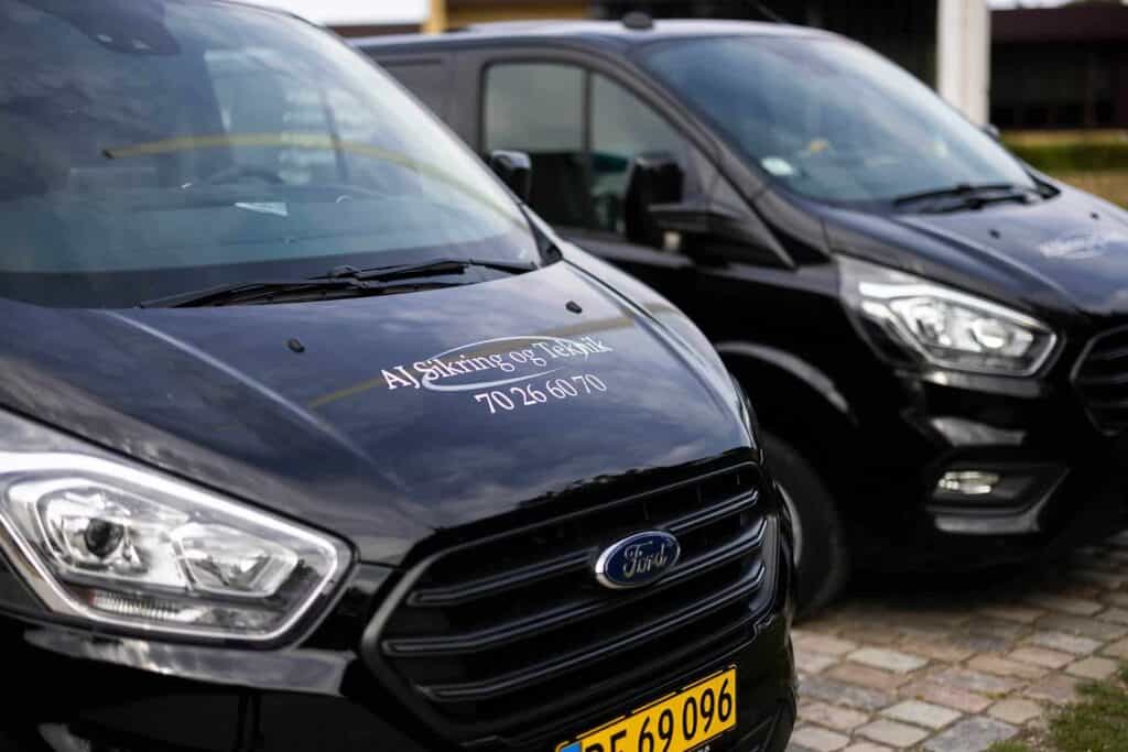 AJ Sikring og Teknik firmabiler