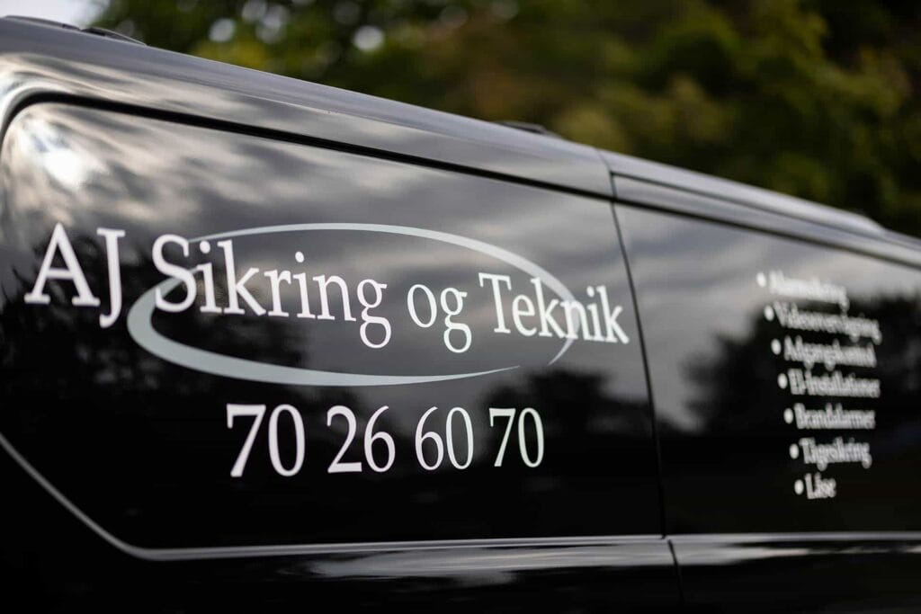 AJ Sikring og Teknik ApS firmabil