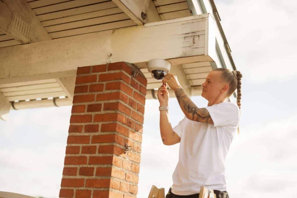 Installation af videoovervågning af elektriker